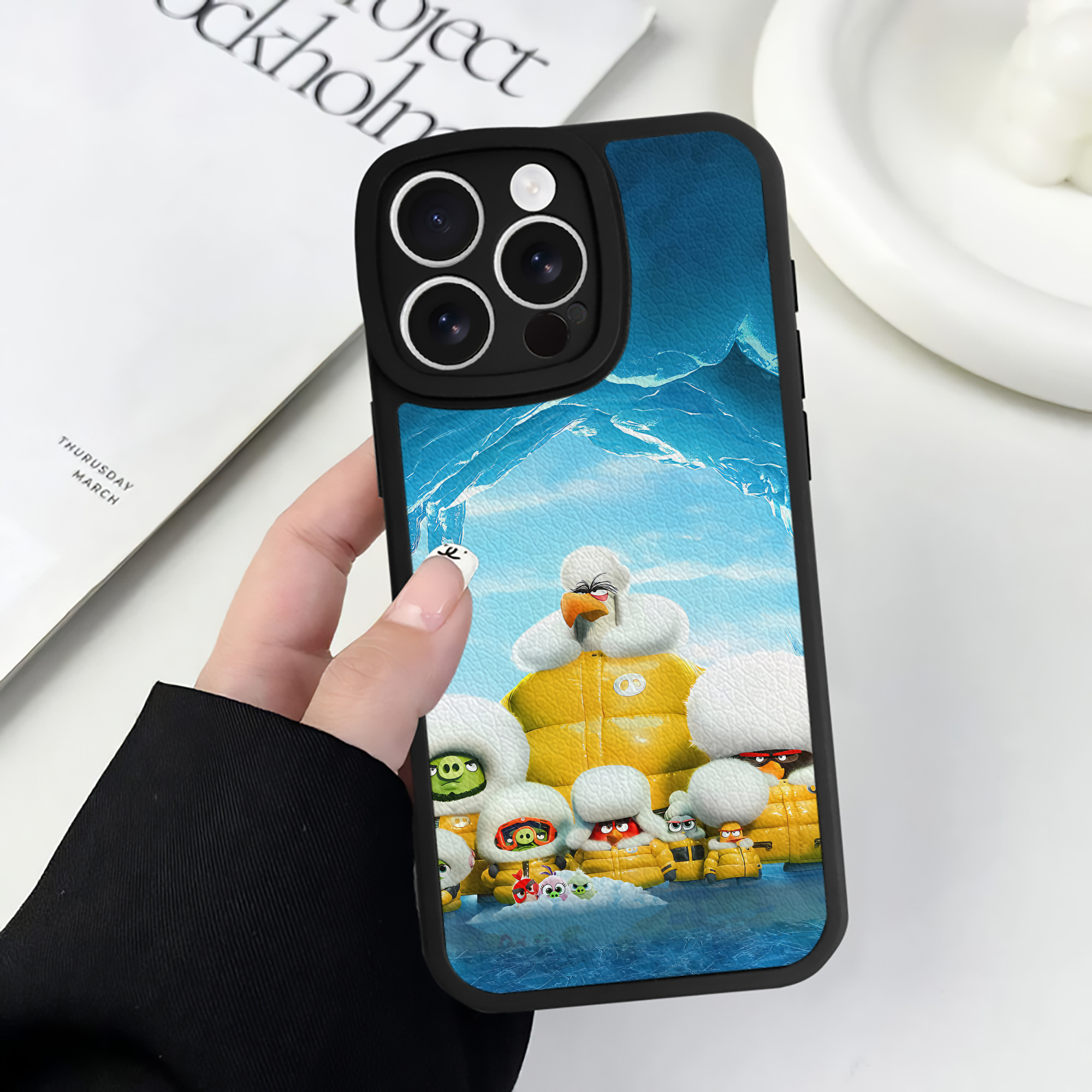 （画像用） Angry Birds アングリーバード 【iPhone 16シリーズ対応】シリコンスマホケース（レザー調） 材質：シリコン